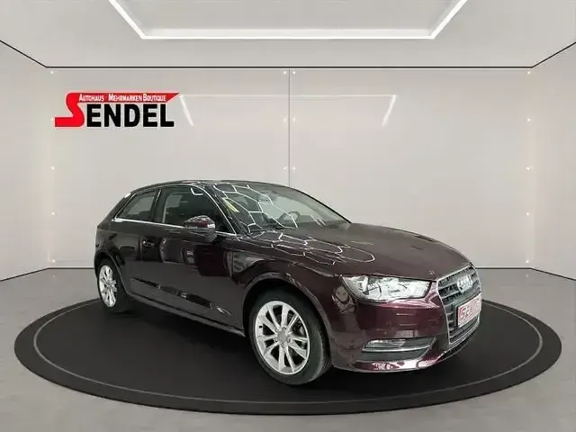 Gebraucht Audi A3 Ambiente 110 PS (80 kW) 2015 Violet Limousine