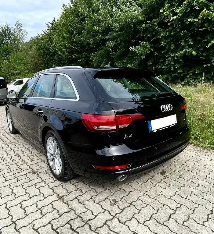 Gebraucht Audi A4 150 PS (110 kW) 2016 Schwarz Kombi