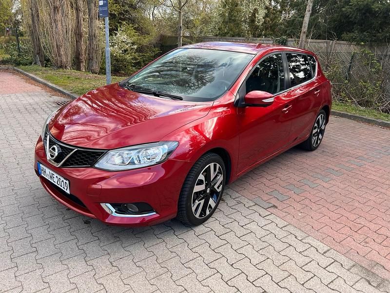 Gebraucht Nissan Pulsar 116 PS (85 kW) 2017 Rot Kleinwagen