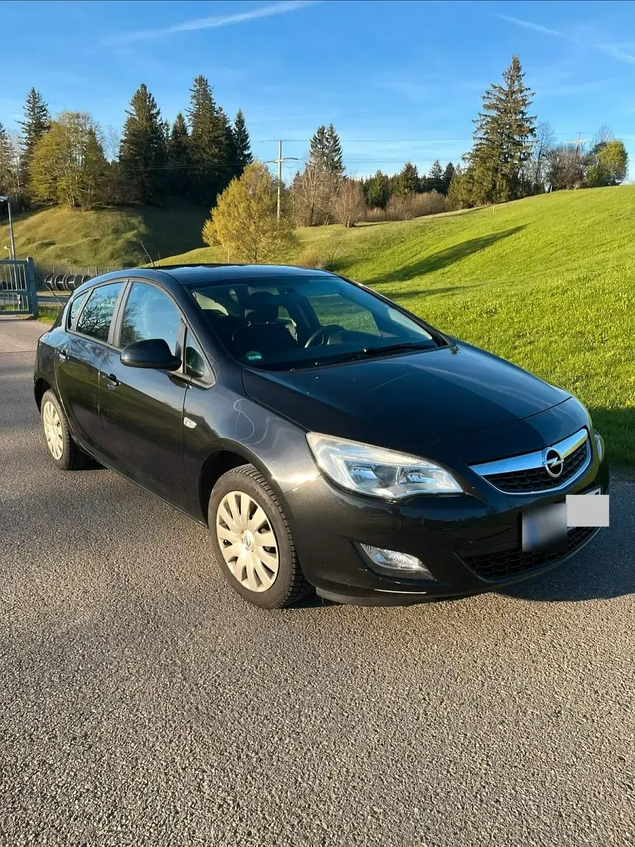 Gebraucht Opel Astra 87 PS (63 kW) 2011 Schwarz Limousine