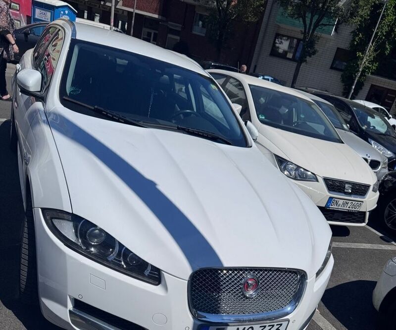 Schwarz Gebraucht 2013 Jaguar XF Sportbrake S Kombi | 17.050 € (Etwas zu teuer) - Bild 1/3