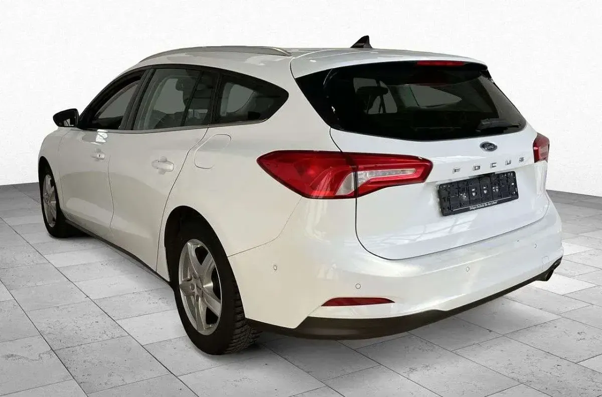 Gebraucht Ford Focus Titanium 235 PS (172 kW) 2021 Weiß Kombi