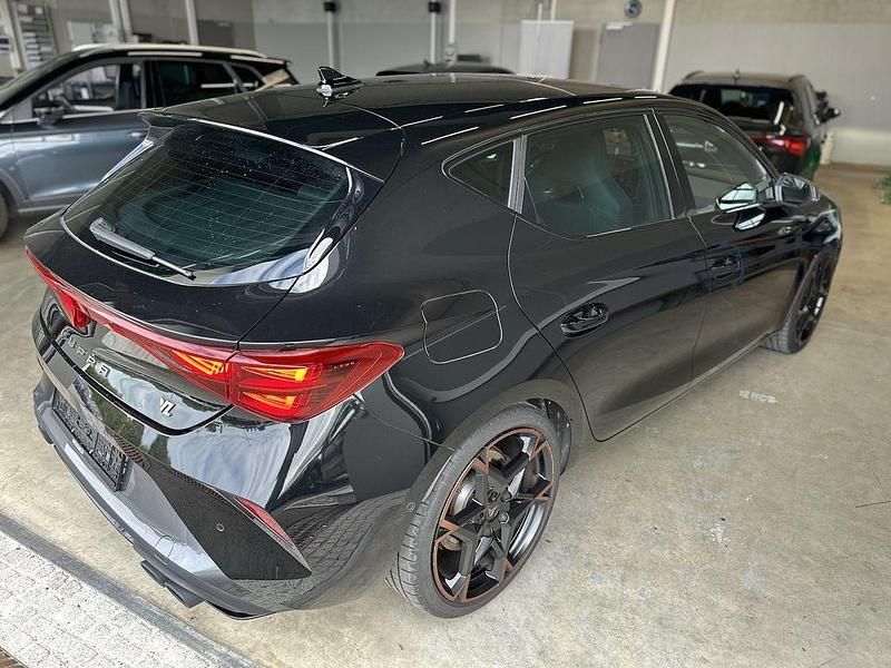 Gebraucht Cupra Leon VZ 300 PS (220 kW) 2025 Schwarz Limousine