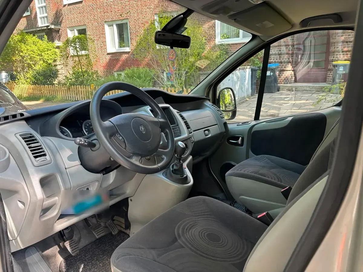 Gebraucht Renault Trafic 145 PS (106 kW) 2011 Grau Van / Kleinbus
