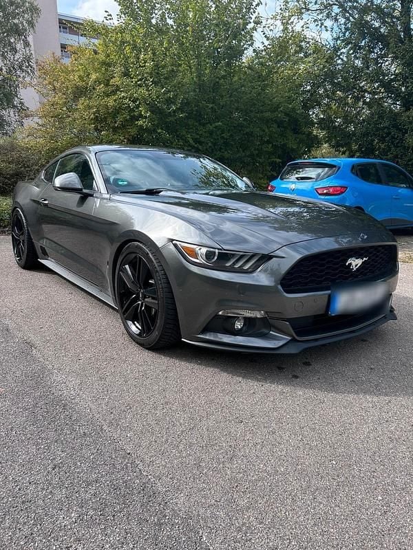 Grau Gebraucht 2017 Ford Mustang Coupé | 28.950 € (Etwas zu teuer) - Bild 1/4
