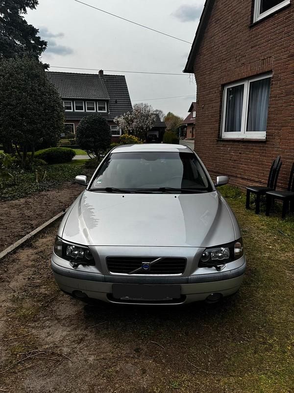 Second-hand Volvo S60 2004 Argintiu Berlinǎ