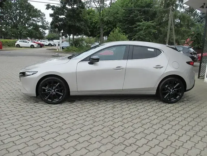 Neu Mazda 3 Nagisa 140 PS (102 kW) 2026 Platinum quartz m Limousine