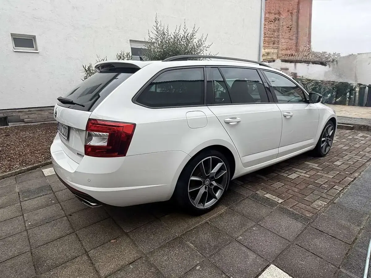 Gebraucht Skoda Octavia RS 220 PS (161 kW) 2016 Weiß Kombi