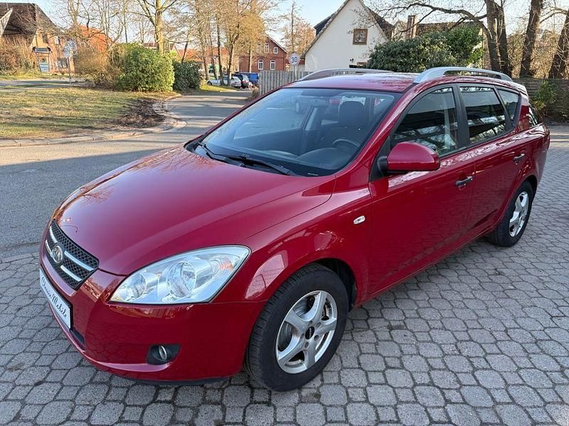Gebraucht Kia Ceed LX 126 PS (92 kW) 2010 Rot Kleinwagen