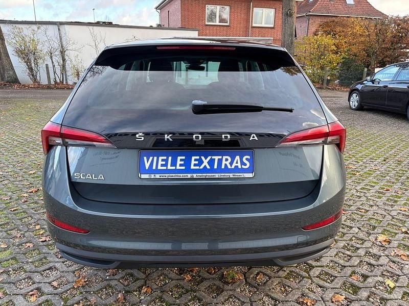 Gebraucht Skoda Scala Style 150 PS (110 kW) 2019 Grau Kleinwagen