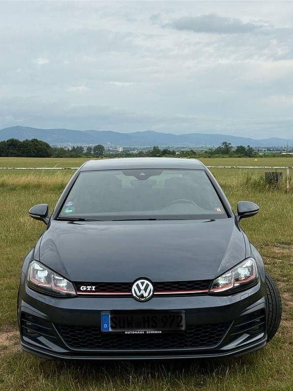 Grau Gebraucht 2017 VW Golf VII GTI Limousine | 19.499 € (Fairer Preis) - Bild 1/4