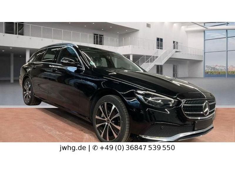 Gebraucht Mercedes E300 306 PS (225 kW) 2022 Schwarz/baltic black (metallic) Kombi
