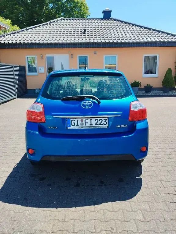 Gebraucht Toyota Auris 99 PS (72 kW) 2012 Blau Limousine