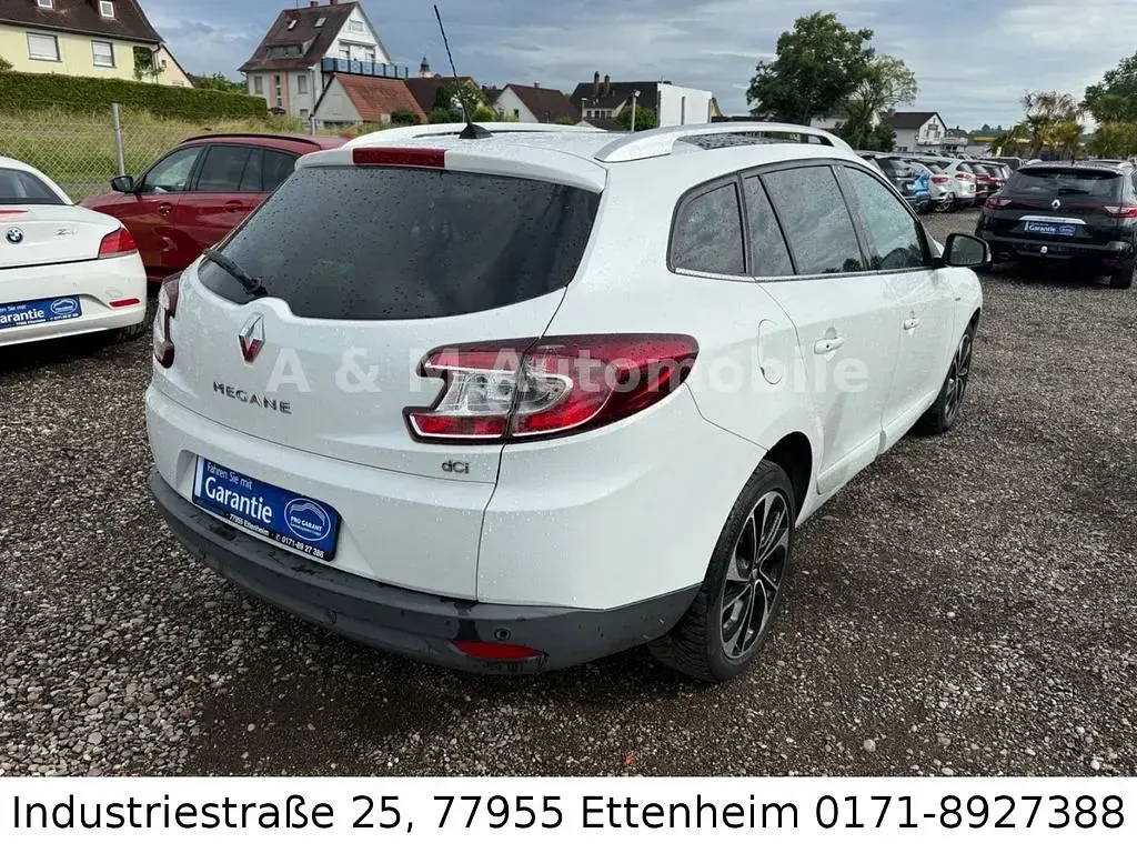 Gebraucht Renault Mégane Bose Edition 110 PS (80 kW) 2014 Weiß Limousine