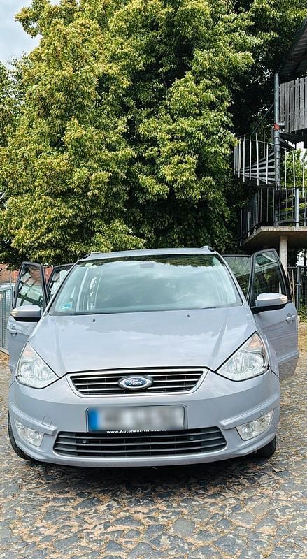 Second-hand Ford Galaxy 2011 Argintiu Monovolum