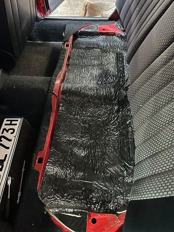 Gebraucht Mercedes 230 109 PS (80 kW) 1978 Rot Limousine