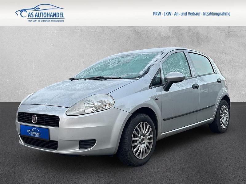 Tundragruen met Gebraucht 2009 Fiat Punto Kleinwagen | 4.500 € (Teuer) - Bild 1/4