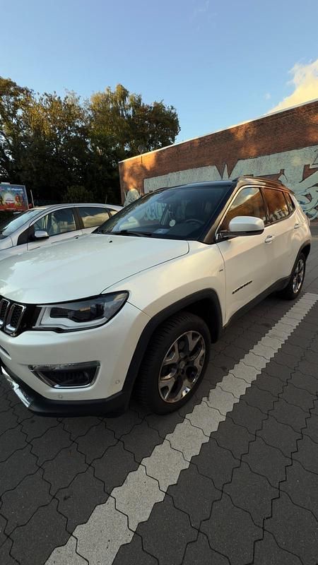 Weiß Gebraucht 2018 Jeep Compass SUV | 16.300 € - Bild 1/4