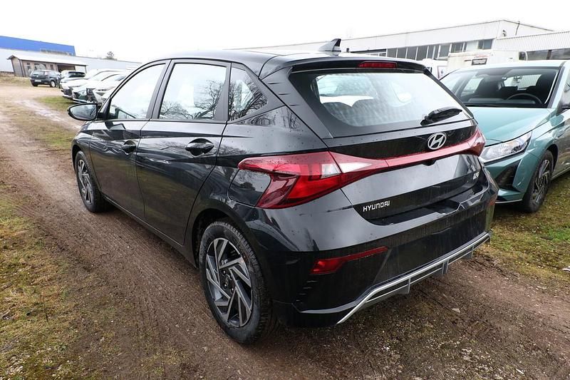 Neu Hyundai i20 Select 90 PS (66 kW) 2025 Phantom black mineraleffekt Kleinwagen