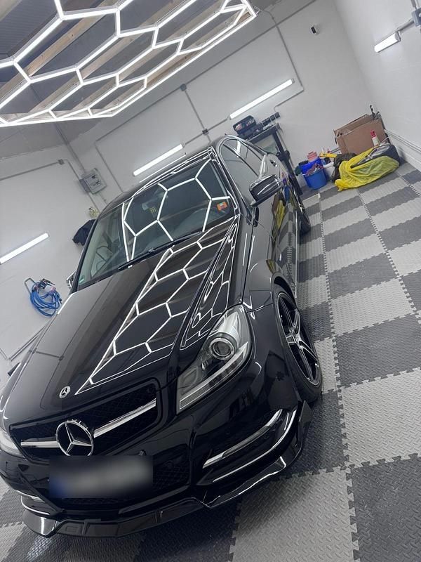 Gebraucht Mercedes C220 AMG 200 PS (147 kW) 2012 Schwarz Limousine