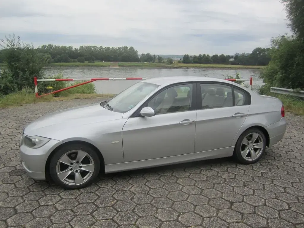 Gebraucht BMW 320 Performance 150 PS (110 kW) 2005 Silber Limousine