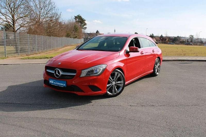 Gebraucht Mercedes CLA180 122 PS (89 kW) 2015 Jupiterrot uni Limousine