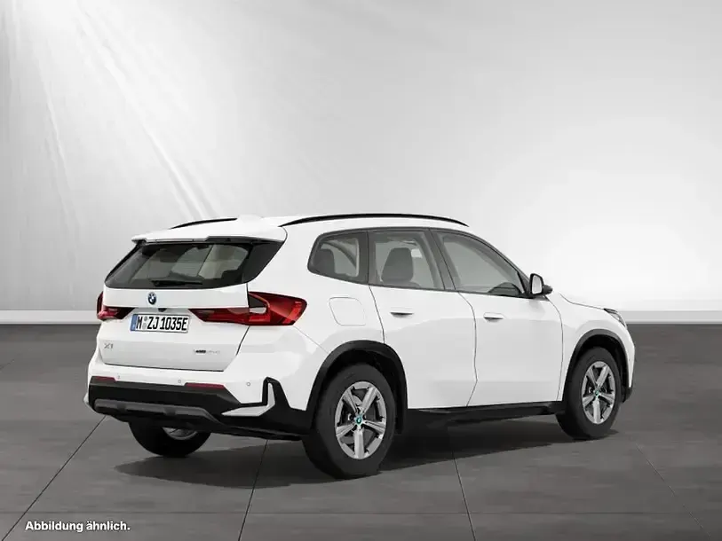 Używany BMW X1 Efficient Dynamics 245 KM (180 kW) 2025 Biały SUV