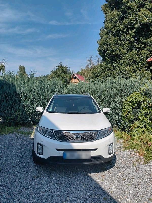 Weiß Gebraucht 2012 Kia Sorento Platinum SUV | 11.000 € - Bild 1/4