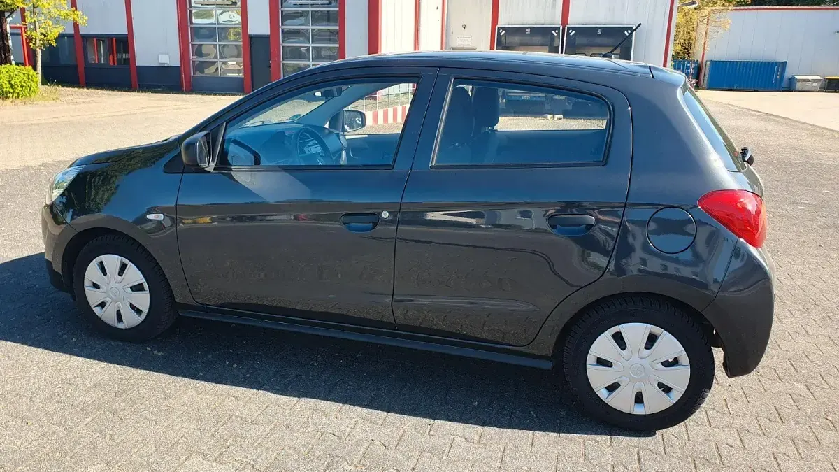 Gebraucht Mitsubishi Space Star 71 PS (52 kW) 2014 Grau Van / Kleinbus