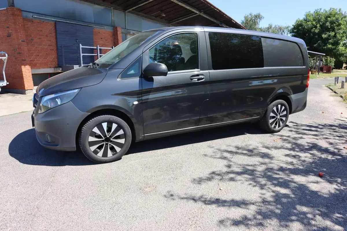 Gebraucht Mercedes Vito 163 PS (119 kW) 2021 Grau Van