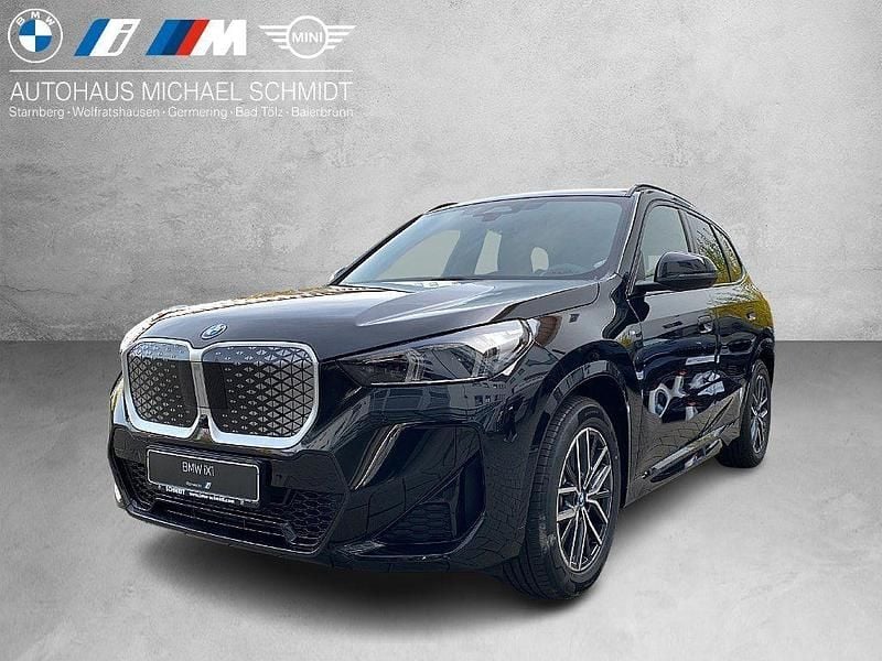 Schwarz Neu 2025 BMW iX1 M Sport SUV | 57.333 € (Fairer Preis) - Bild 1/4