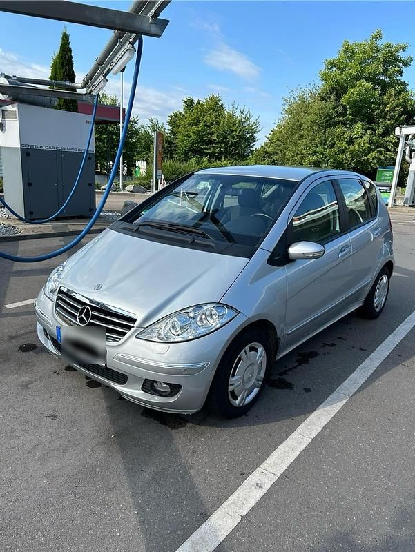 Grau Gebraucht 2005 Mercedes A180 Kleinwagen | 3.150 € (Fairer Preis) - Bild 1/4