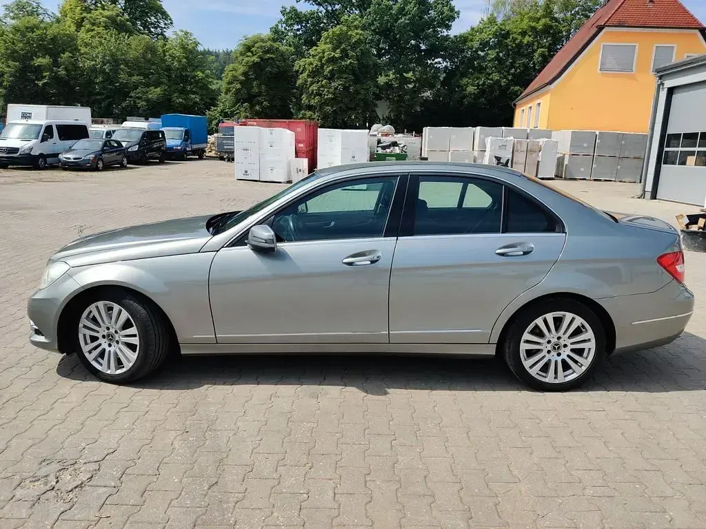 Gebraucht Mercedes C350 Elegance 306 PS (225 kW) 2013 Silber Limousine