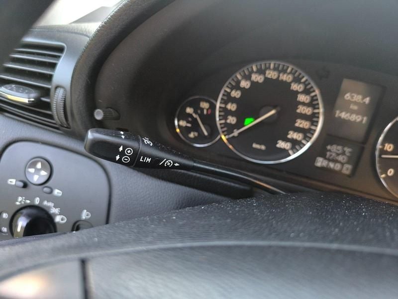 Gebraucht Mercedes C180 148 PS (108 kW) 2005 Grau Coupé