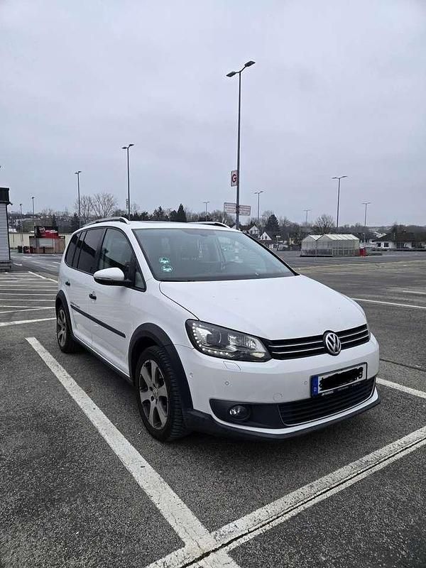 Gebraucht VW Touran 140 PS (102 kW) 2011 Weiß Van / Kleinbus
