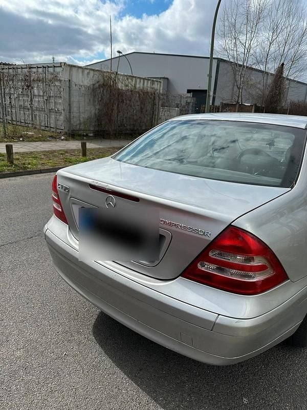Gebraucht Mercedes C180 143 PS (105 kW) 2003 Silber Limousine