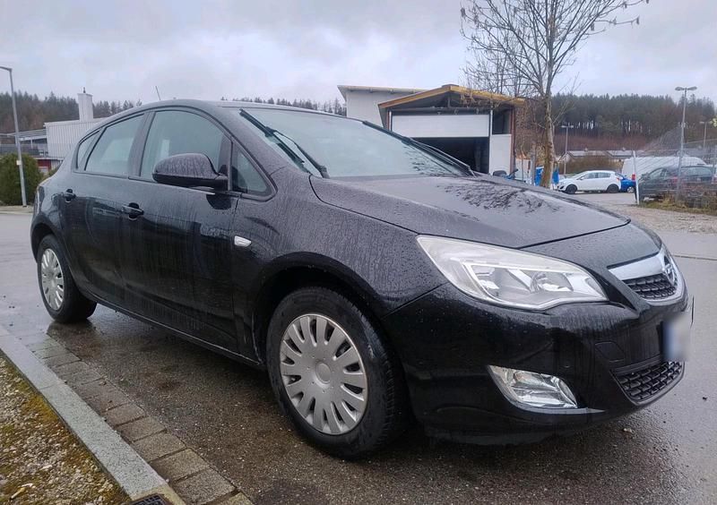 Gebraucht Opel Astra 116 PS (85 kW) 2011 Schwarz Limousine