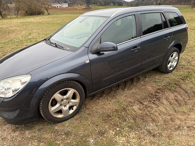 Gebraucht Opel Astra 116 PS (85 kW) 2007 Grau Kombi