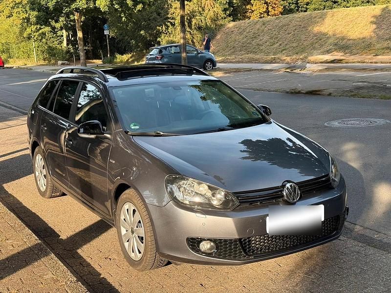 Grau Gebraucht 2013 VW Golf VI Match Kombi | 3.900 € (Superpreis) - Bild 1/4