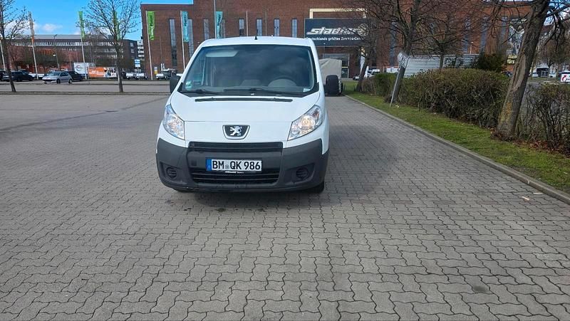 Gebraucht Peugeot Expert 128 PS (94 kW) 2012 Weiß Van