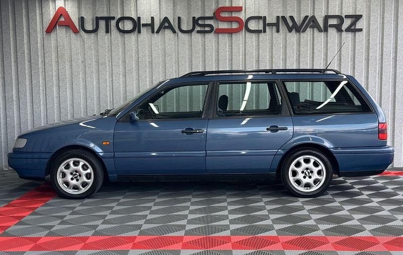 Gebraucht VW Passat S 174 PS (127 kW) 1994 Blau Limousine
