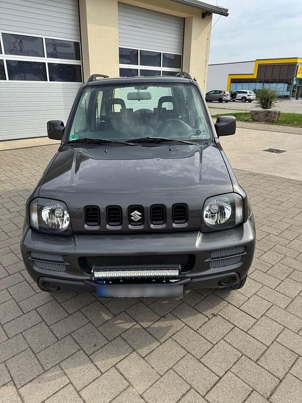 Second-hand Suzuki Jimny Style 86 CP (63 kW) 2011 Maro SUV