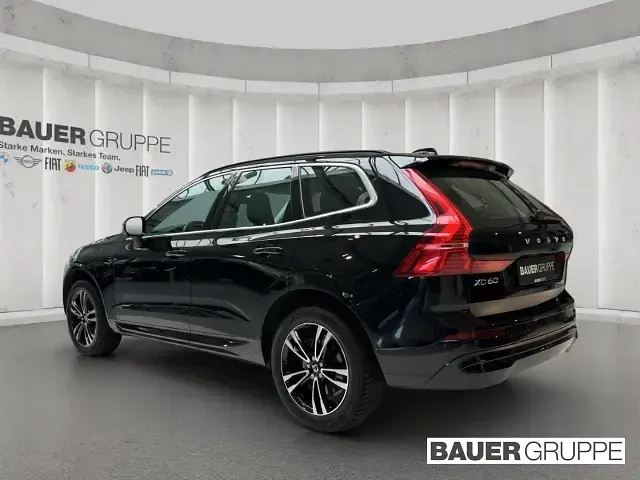 Gebraucht Volvo XC60 Core 197 PS (144 kW) 2023 Schwarz SUV