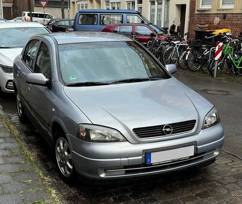 Gebraucht Opel Astra 105 PS (77 kW) 2002 Grau Limousine