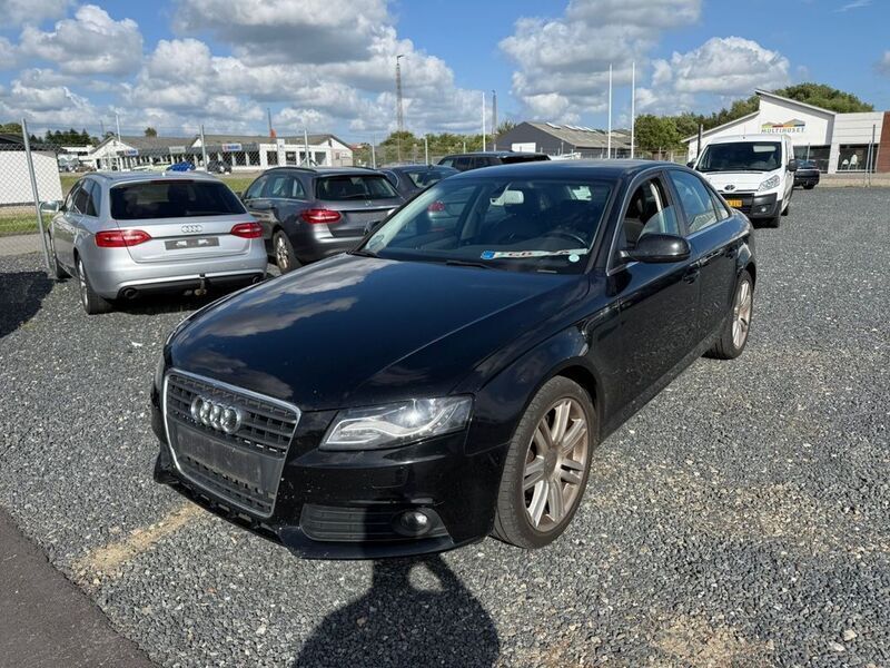 Schwarz Gebraucht 2010 Audi A4 Attraction Limousine | 4.300 € (Superpreis) - Bild 1/4