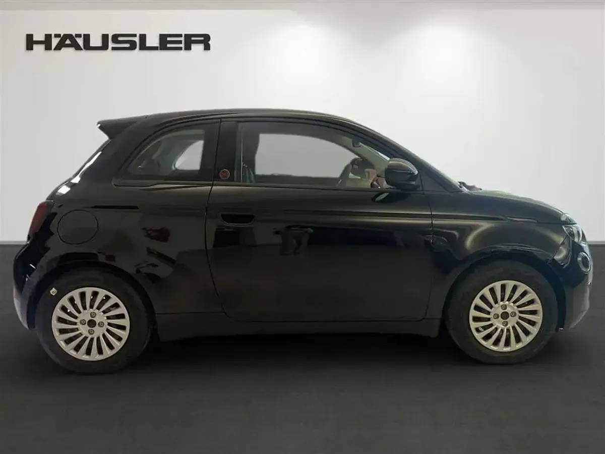 Gebraucht Fiat 500e Red 86 kW (118 PS) 2025 Schwarz Kleinwagen