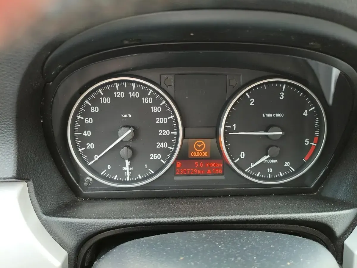 Gebraucht BMW 318 143 PS (105 kW) 2008 Blau Kombi