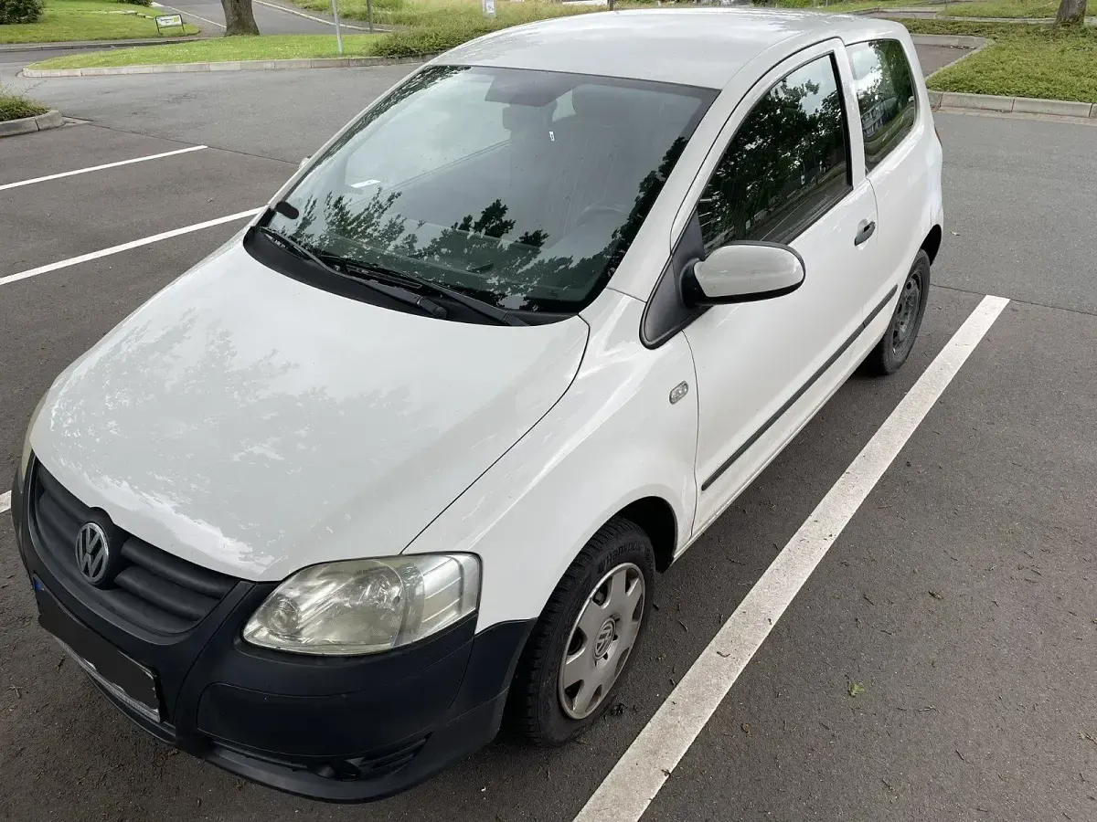 Gebraucht VW Fox 54 PS (39 kW) 2005 Weiß Kleinwagen