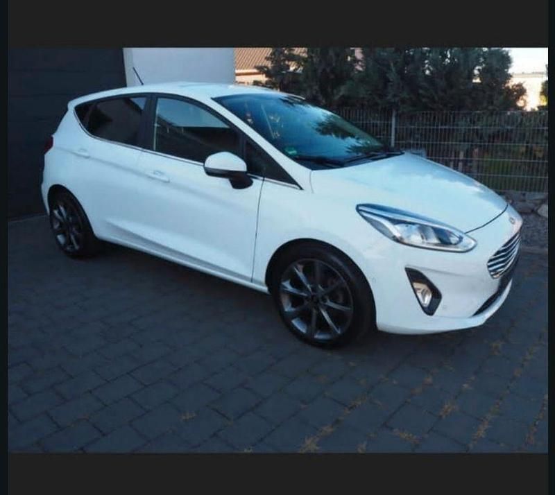 Gebraucht Ford Fiesta Titanium 125 PS (91 kW) 2017 Weiß Limousine