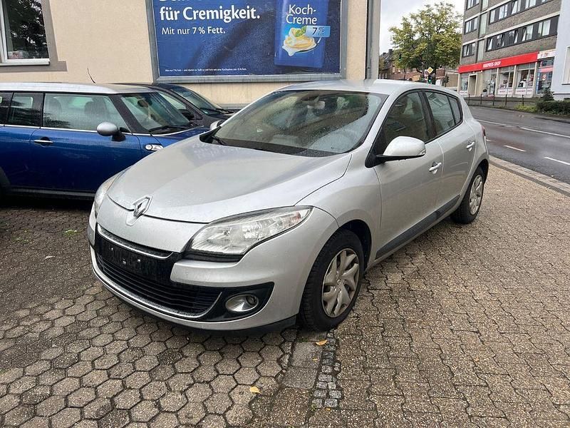 Grau Gebraucht 2012 Renault Mégane III Expression Limousine | 2.700 € - Bild 1/4